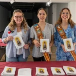 LA REINA DE LA VILA I LES DAMES REPARTEIXEN EL PROGRAMA DE FESTES AL VEÏNAT DE NULES