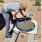 LOS ALUMNOS DE ALBAÑILERÍA PRACTICAN TÉCNICAS DE ENCOFRADO Y DESENCOFRADO