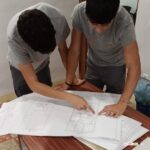 EL ESTUDIO DE PLANOS DE ALZADA, UBICACIÓN, INSTALACIONES Y ESTRUCTURAS CENTRA EL MÓDULO FORMATIVO DE LOS ALUMNOS DE ALBAÑILERÍA