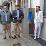 NULES ESTRENA UNA FONT PÚBLICA QUE OFEREIX AIGUA DE QUALITAT, REFRIGERADA I GRATUÏTA AL CENTRE DEL MUNICIPI