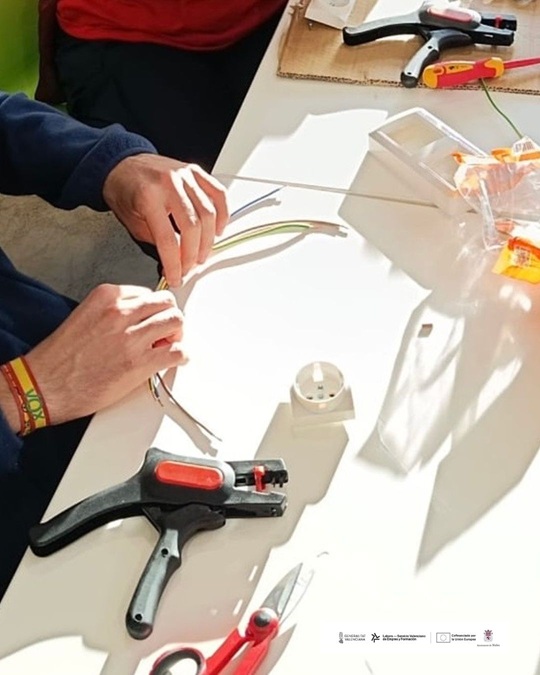 FOTO PRÁCTICA ELECTRICIDAD