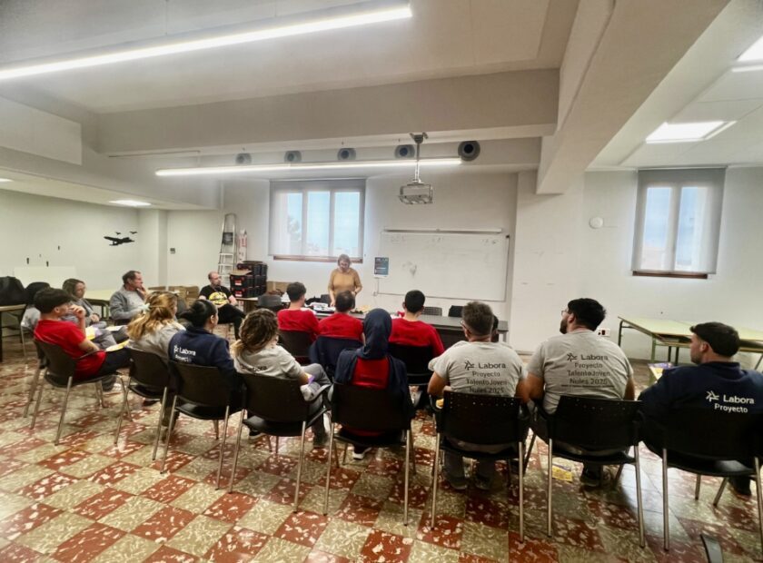 FOTO CHARLA VIOLENCIA DE GÉNERO