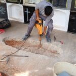 LOS ALUMNOS DE ALBAÑILERÍA REALIZAN TRABAJOS DE MEJORA Y NIVELACIÓN DEL CEMENTERIO MUNICIPAL